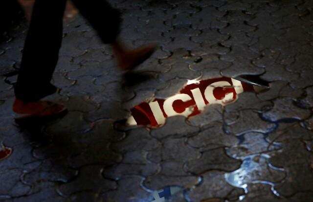 Bank silent on Deepak Kochhar’s dealings with Videocon’s Dhoot