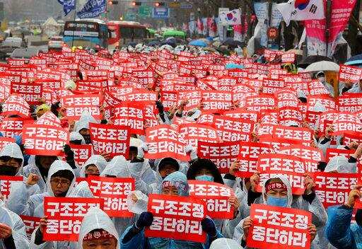  "I don't think anyone is feeling for us anymore," a grim-faced Lee, who was rehired by GM a year after it bought Daewoo in 2002, said.