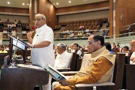 Gujarat govt to re-appoint retired doctors