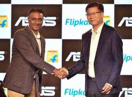 Flipkart CEO Kalyan Krishnamurthy and Asus CEO Jerry Shen during the announcement of their long-term strategic partnership in New Delhi on Tuesday.Photo by Atul Yadav