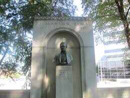 NYC removes statue of doctor who experimented on slaves