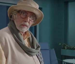 Meet Amitabh Bachchan, the newest film critic in town