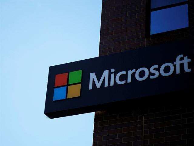 Microsoft to fix Chrome freeze bug in Windows 10 update
