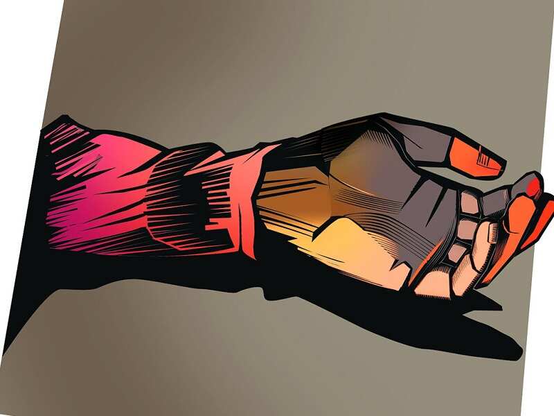 Man dies before operation, bribe cuffs on Kolkata hospital staffer