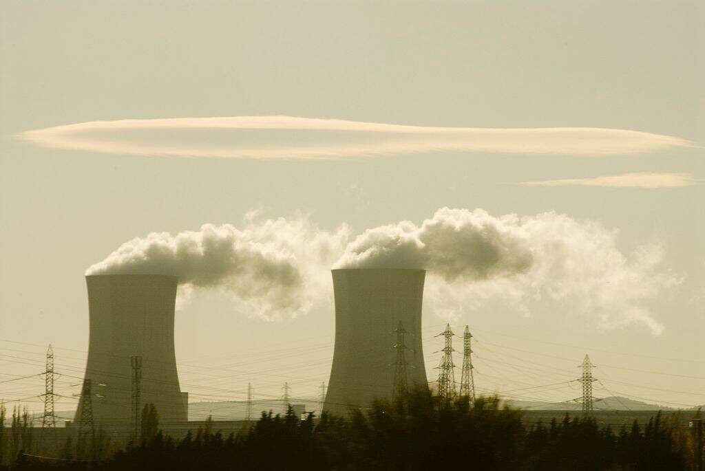 Insurer Munich Re hesitant to douse coal business