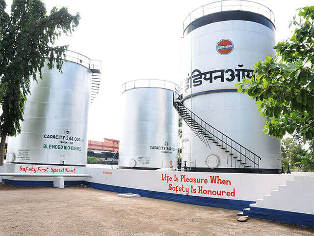 Indian refiners in no rush to seek alternatives to Iranian oil