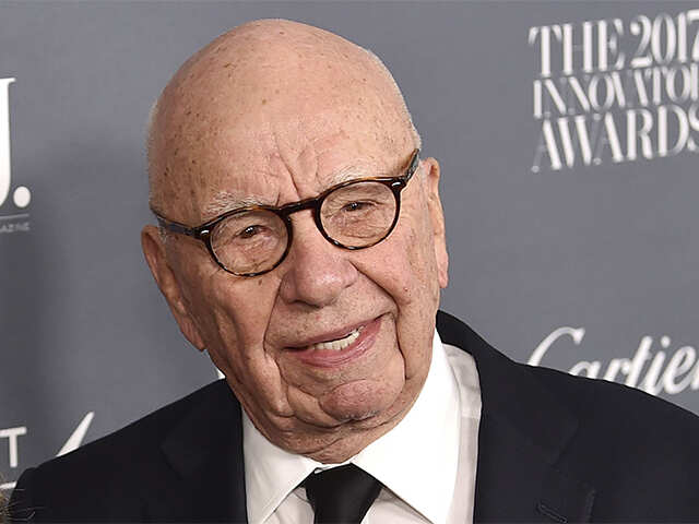 News Corp reports loss on writedowns, weakness in newspapers