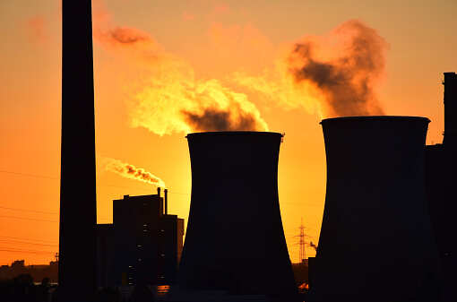 China wants polluting power plants to sell their electricity contracts