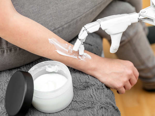 AI robot will be great nurses, can help patients dress up