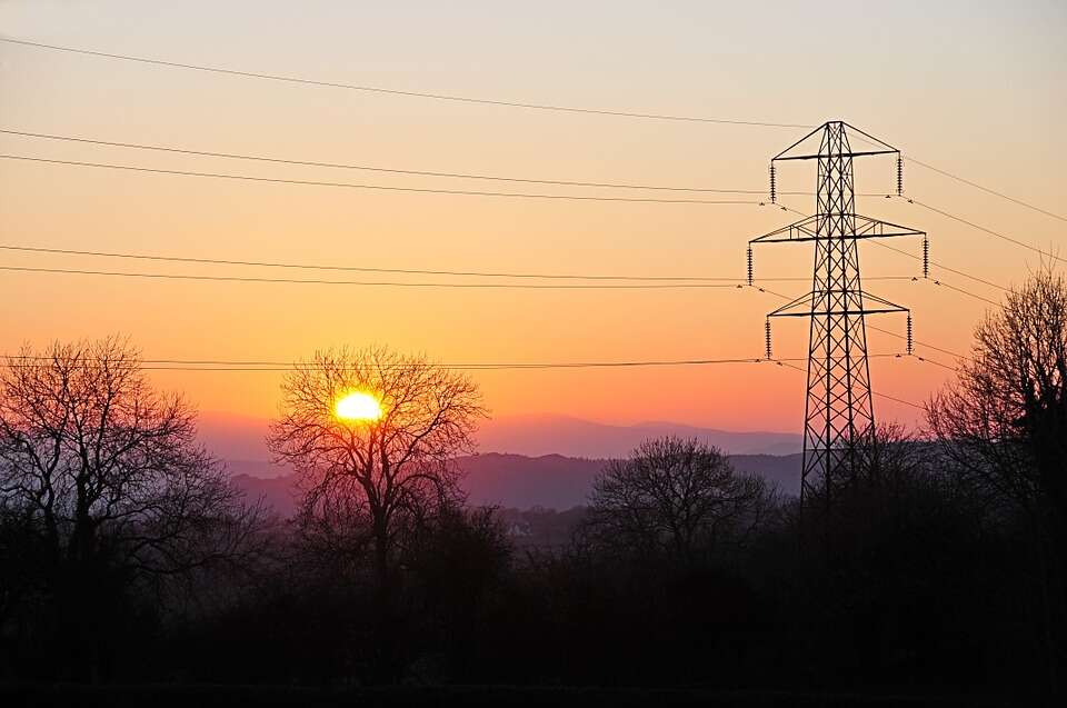 Sweltering heat pushes peak power demand in Delhi to all time high of 6,934 Mw