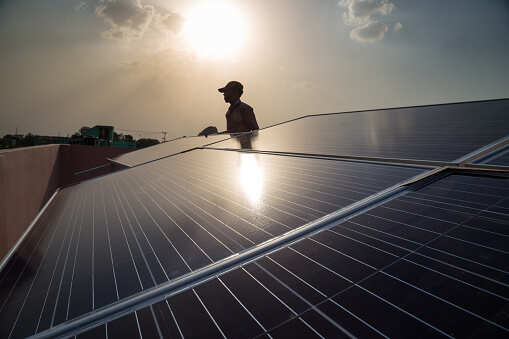 Solar power installations see record surge in first quarter of 2018