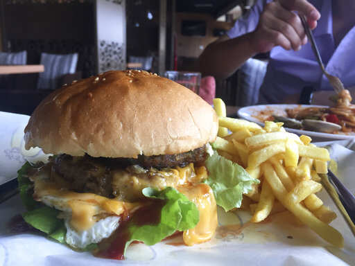 Food ads intensify unhealthy cravings