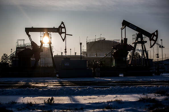 Canada crude outage to tighten supplies, reduce oil flow to Cushing