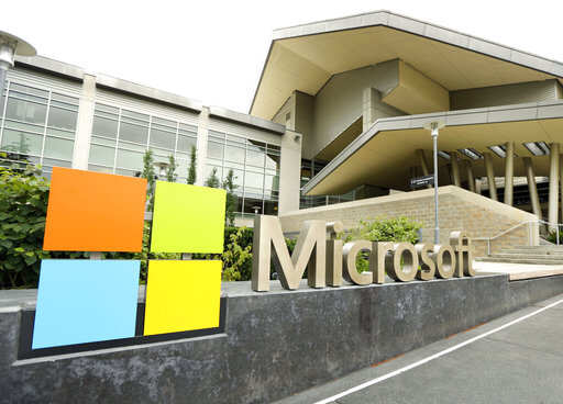 Microsoft debuts free tier in competitive workplace chat app market