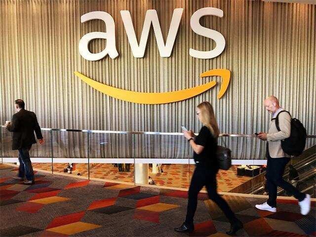 Amazon's cloud services business plans to sell its own networking switches: Report