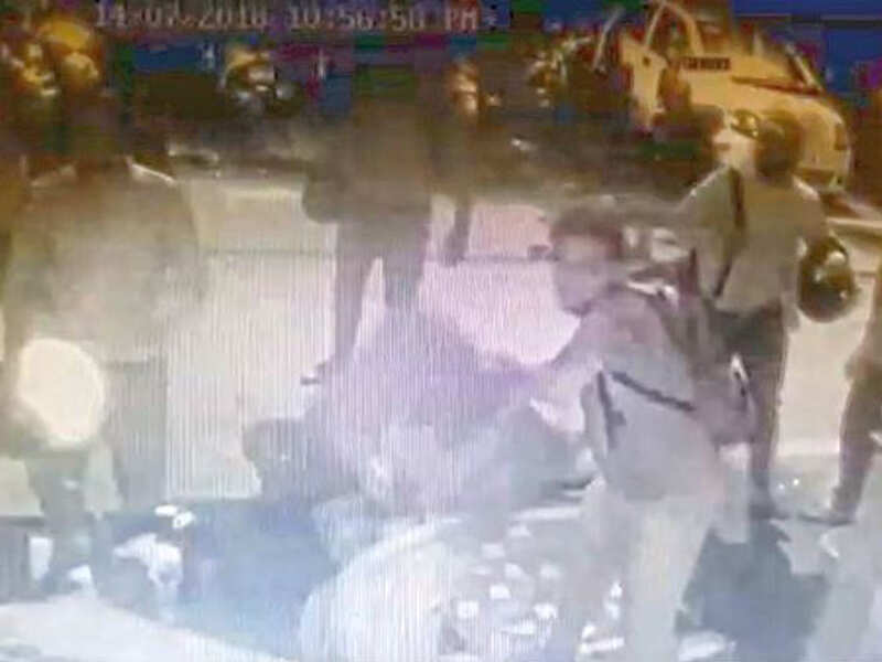 Food delivery boys attack South Delhi eatery
