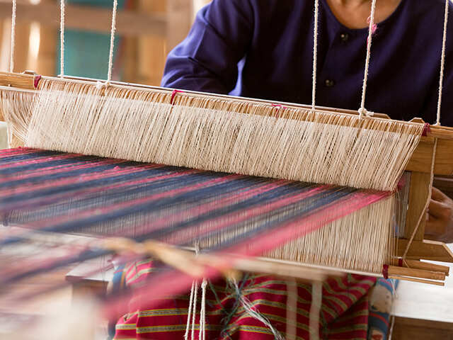 Indian govt ups incentives for handloom, garment exports through e-commerce