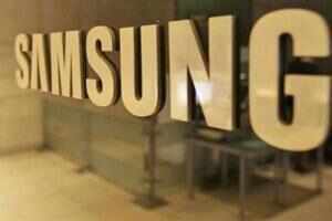 Samsung borrows from Chinese playbook for India's smartphone market battle