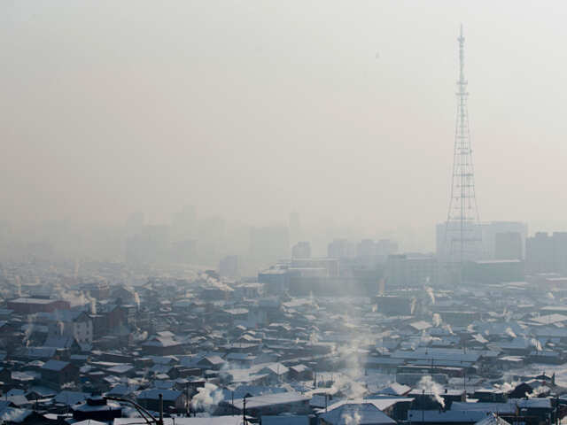 Don't blame the cigarettes alone, toxic air you breathe also causes lung cancer