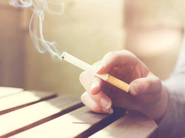Don't blame the cigarettes alone, toxic air you breathe also causes lung cancer