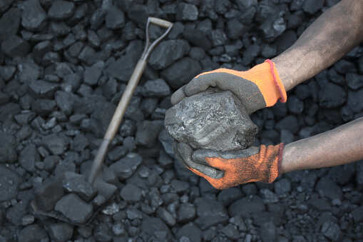 Japan utilities, Glencore set annual coal contract at $110 a tonne