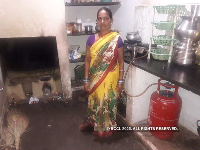 In poll-bound Chhattisgarh, women stick to chulhas despite LPG scheme