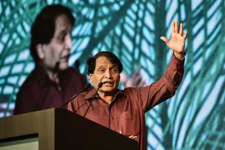 India to generate 100 GW solar energy by 2022: Suresh Prabhu
