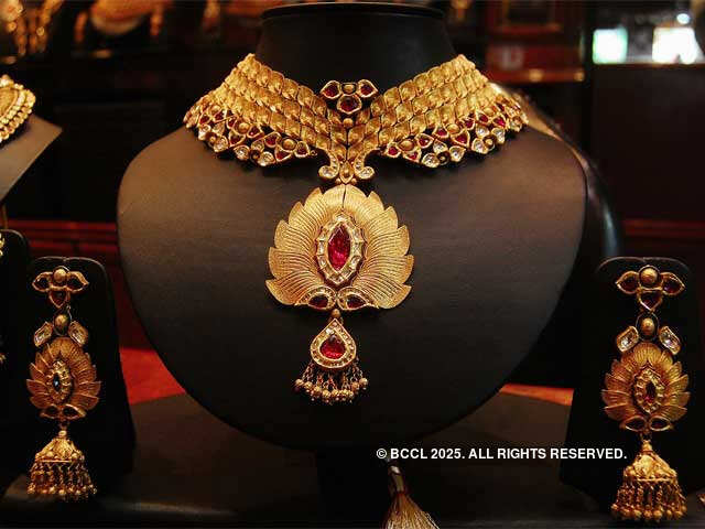 Fugitive jewellers rob Indian business of competitive trade edge