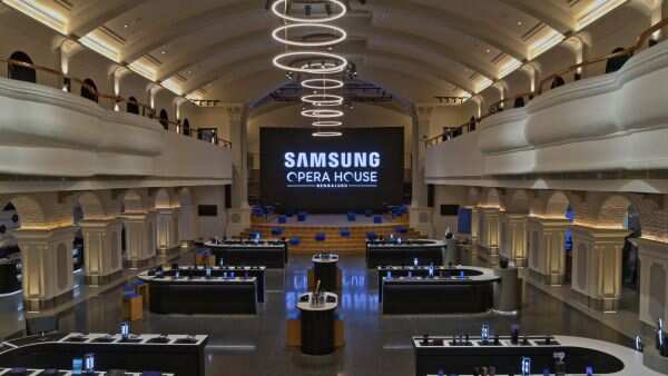 Samsung unveils its largest mobile experience centre in Bengaluru