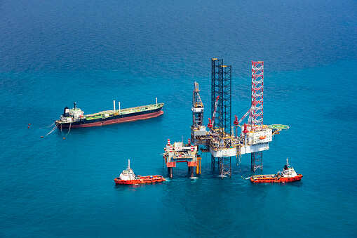 China's crude oil output climbs for first time in nearly three years
