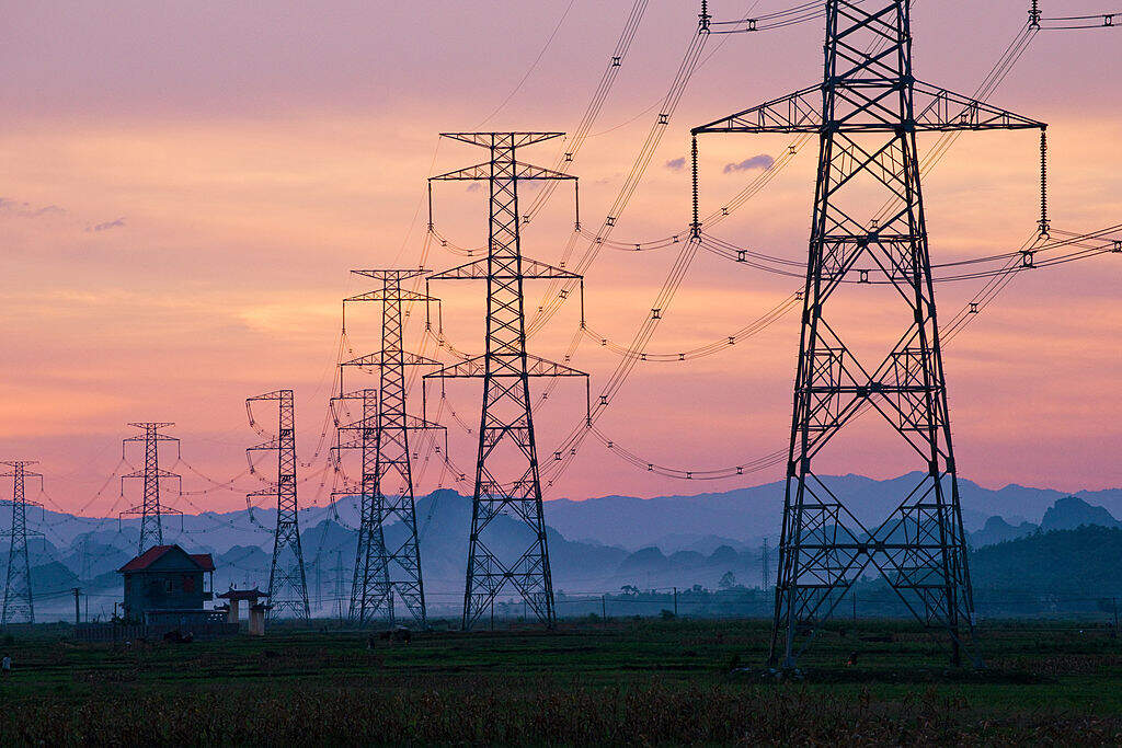 Power demand in Gujarat touches new high of 18,221 Megawatt