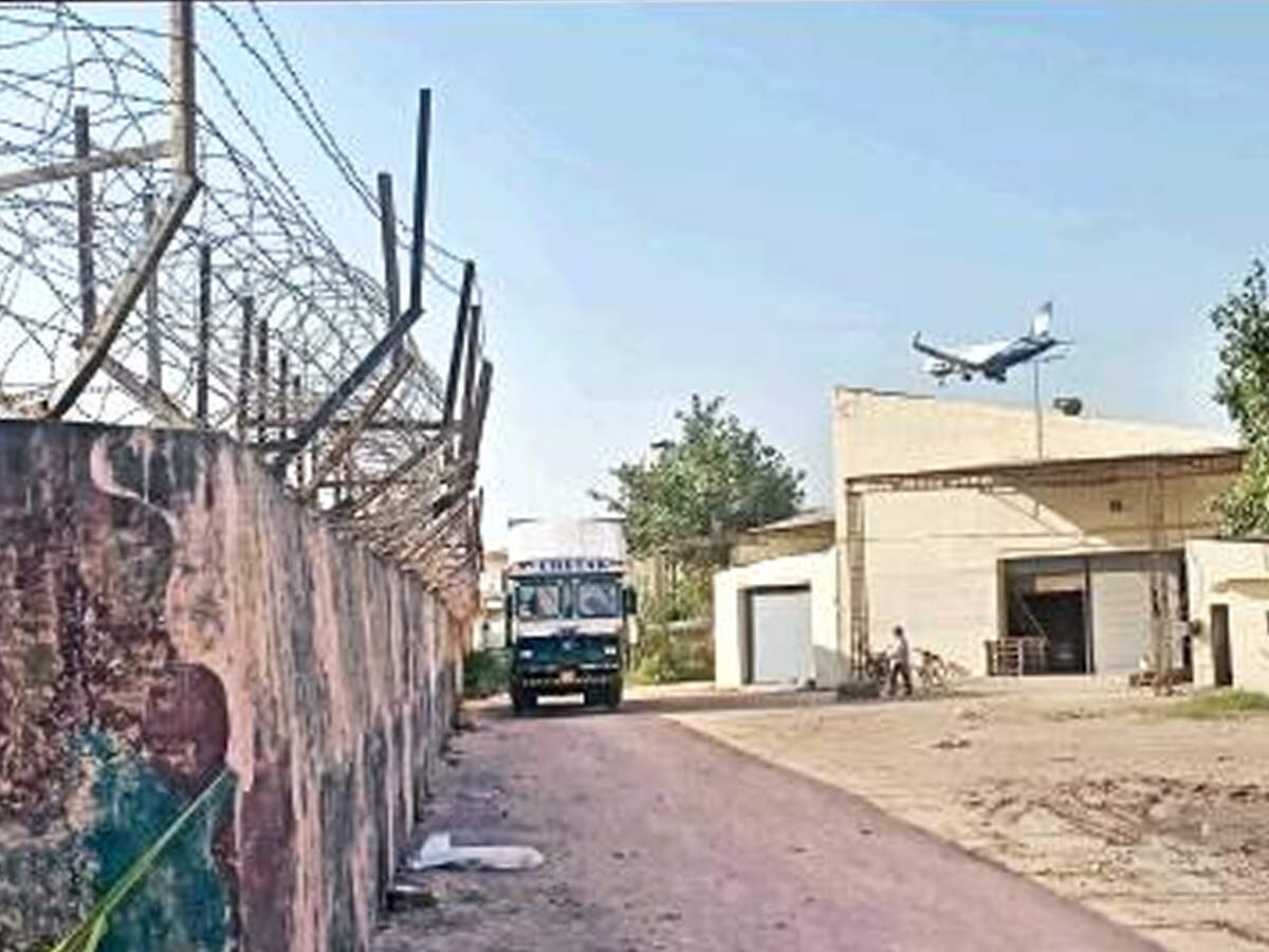 Raze 200 buildings near airport: Zirakpur civic body