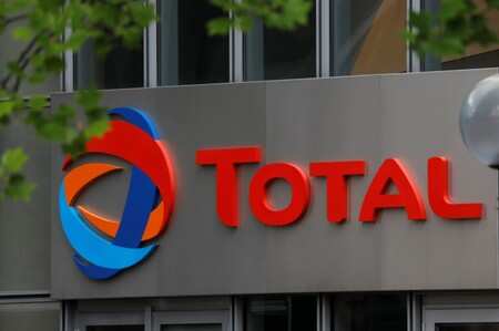 The logo of French oil giant Total is seen at La Defense business and financial district in Courbevoie, near Paris, France. May 16, 2018. REUTERS/Charles Platiau/Files