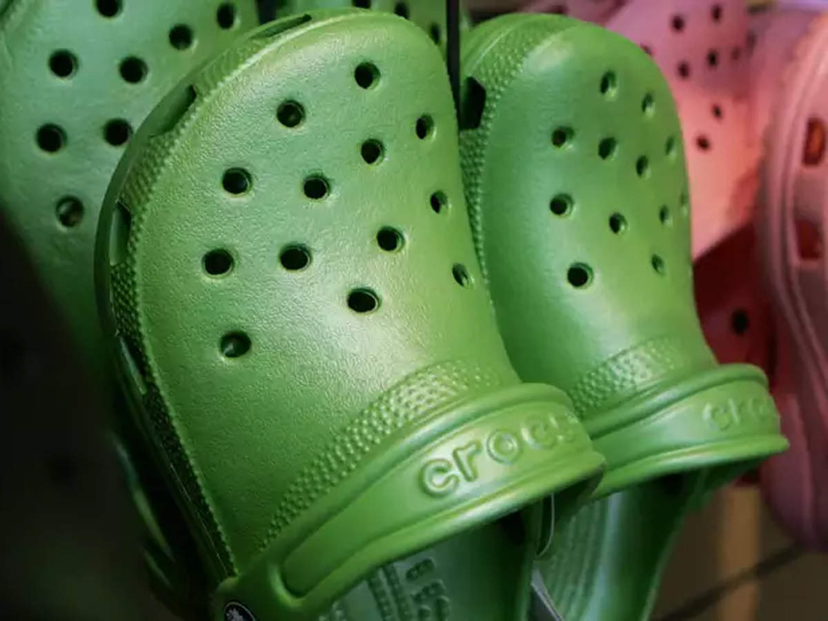 crocs khan market