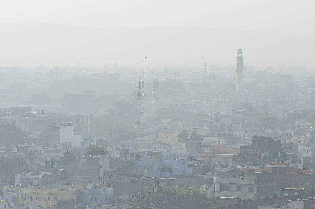 Air pollution: Delhi's air quality deteriorates, slides towards 'severe'