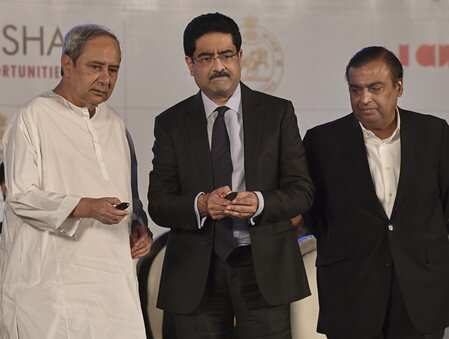 Odisha CM Naveen Patnaik with Aditya Birla group chairman Kumar Mangalam Birla on the second day of Make in Odisha Conclave 2018. Also seen is RIL Chairperson Mukesh Ambani