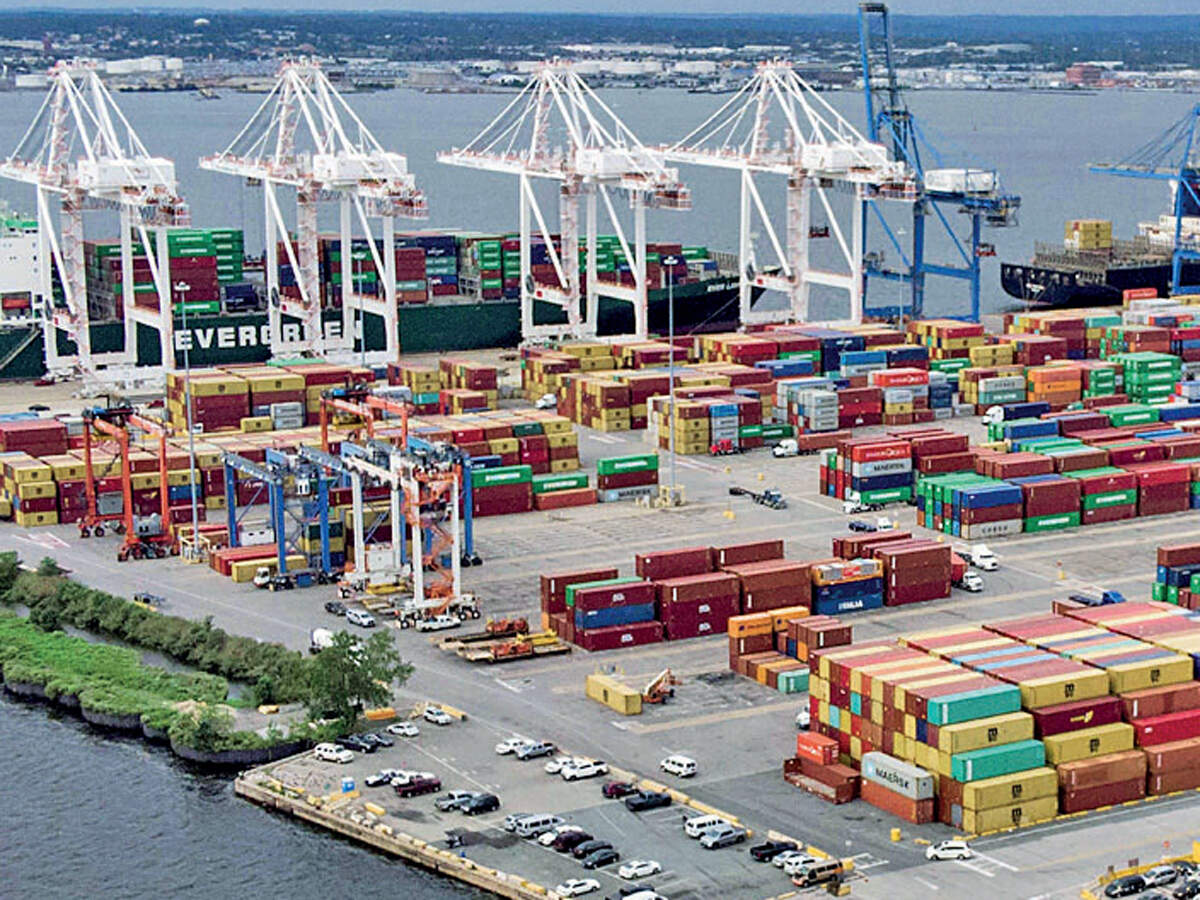 October trade deficit widens to $ 17.13 billion despite decline in gold imports