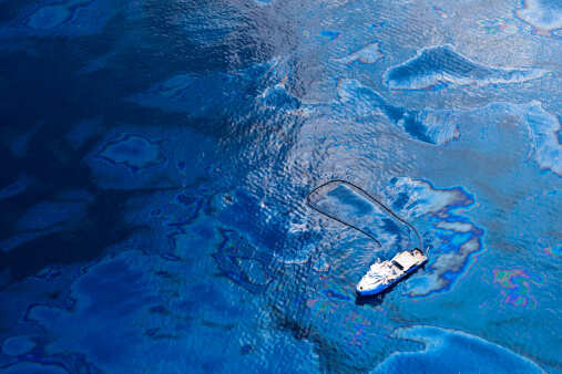 Oil spill clean-up delays docking of four vessels at Ennore port