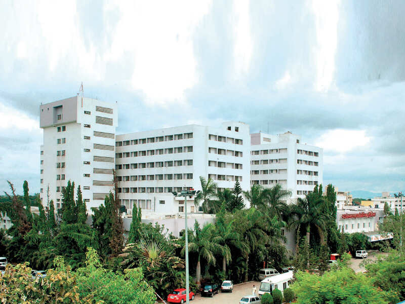 YCMH doc suspended, medical  superintendent  warned
