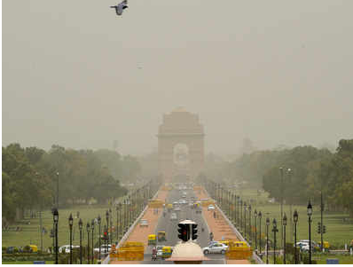 Delhi grapples with cold waves, toxic air