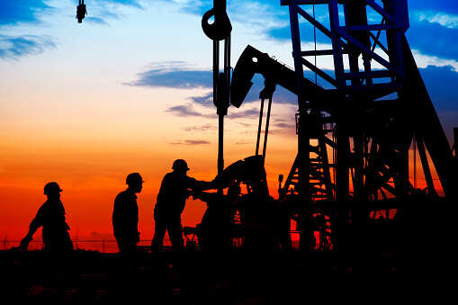 Unite union recommends 2,500 UK offshore oil workers accept new pay offer