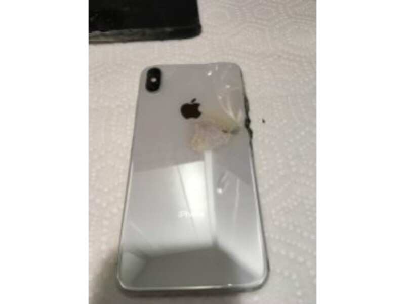Apple iPhone XS Max allegedly explodes in man's pocket in the US