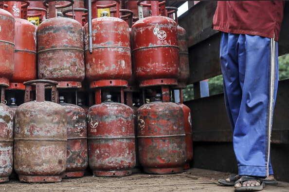 Fuel price bonanza: LPG price down 120, petrol price at 2018’s low
