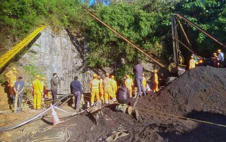 Trapped miner's father wants to rappel down Meghalaya mine to look for son