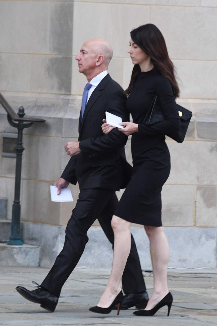 Will the divorce impact Jeff Bezos' control of Amazon