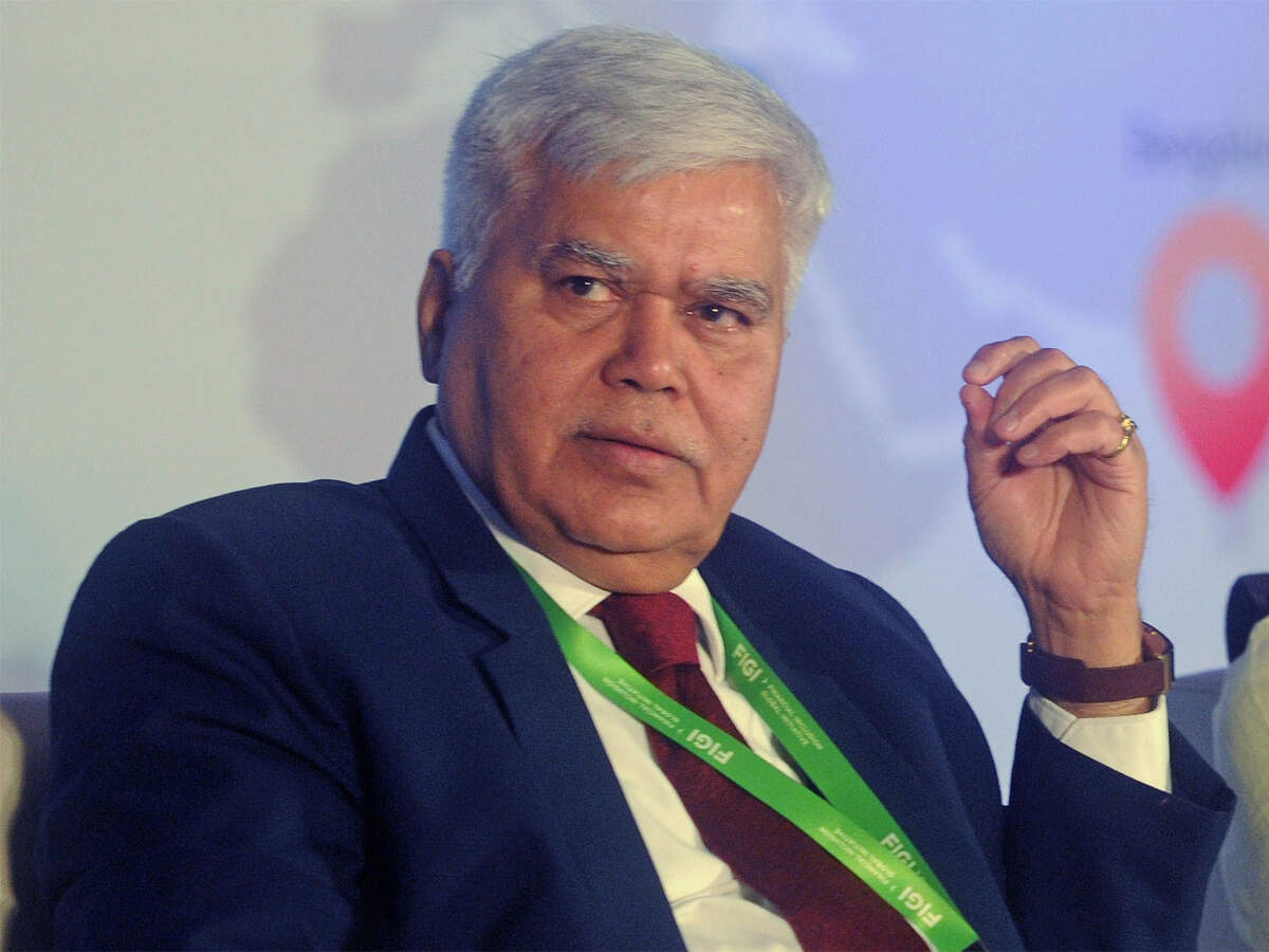 Internet data firms stirring up Aadhaar privacy debate, suspects Trai chief