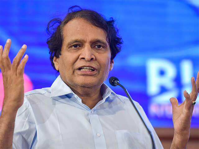 Prabhu inaugurates projects worth Rs 1,000 crore