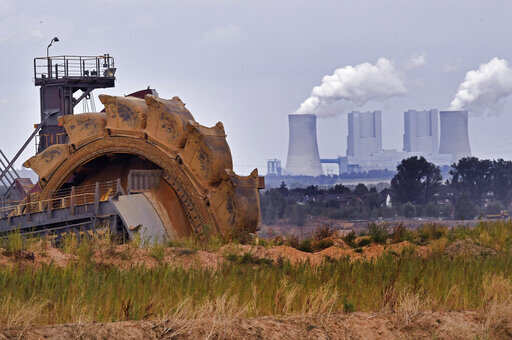 Alpiq posts another loss, reviews sales of Czech coal plants