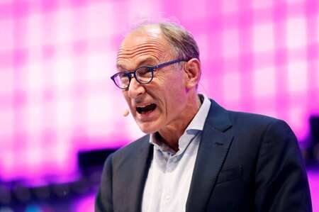 World Wide Web inventor Sir Tim Berners-Lee speaks during the inauguration of Web Summit, Europe's biggest tech conference, in Lisbon, Portugal, Nov. 5, 2018. REUTERS/Pedro Nunes/File Photo