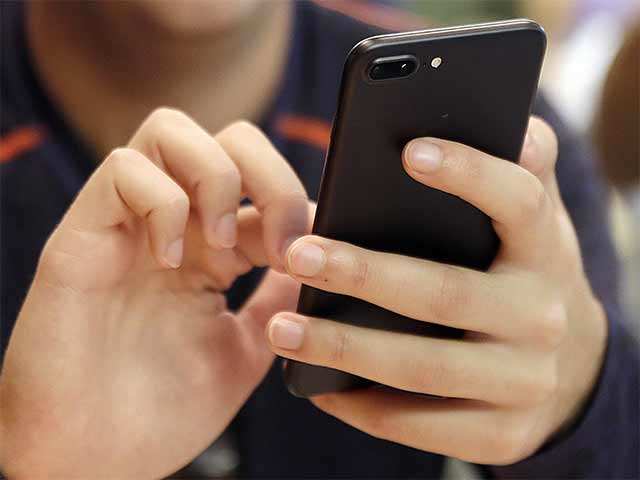 Telcos ask etailers to stop sale of signal boosters